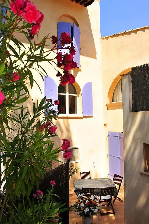 Apartment Les Studios Du Mazet Des Mures Grimaud France